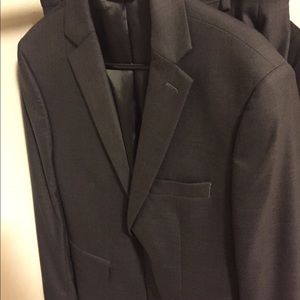 Suit, jacket + pants.